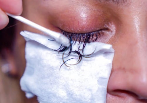 How to Safely Remove Eyelash Extensions at Home